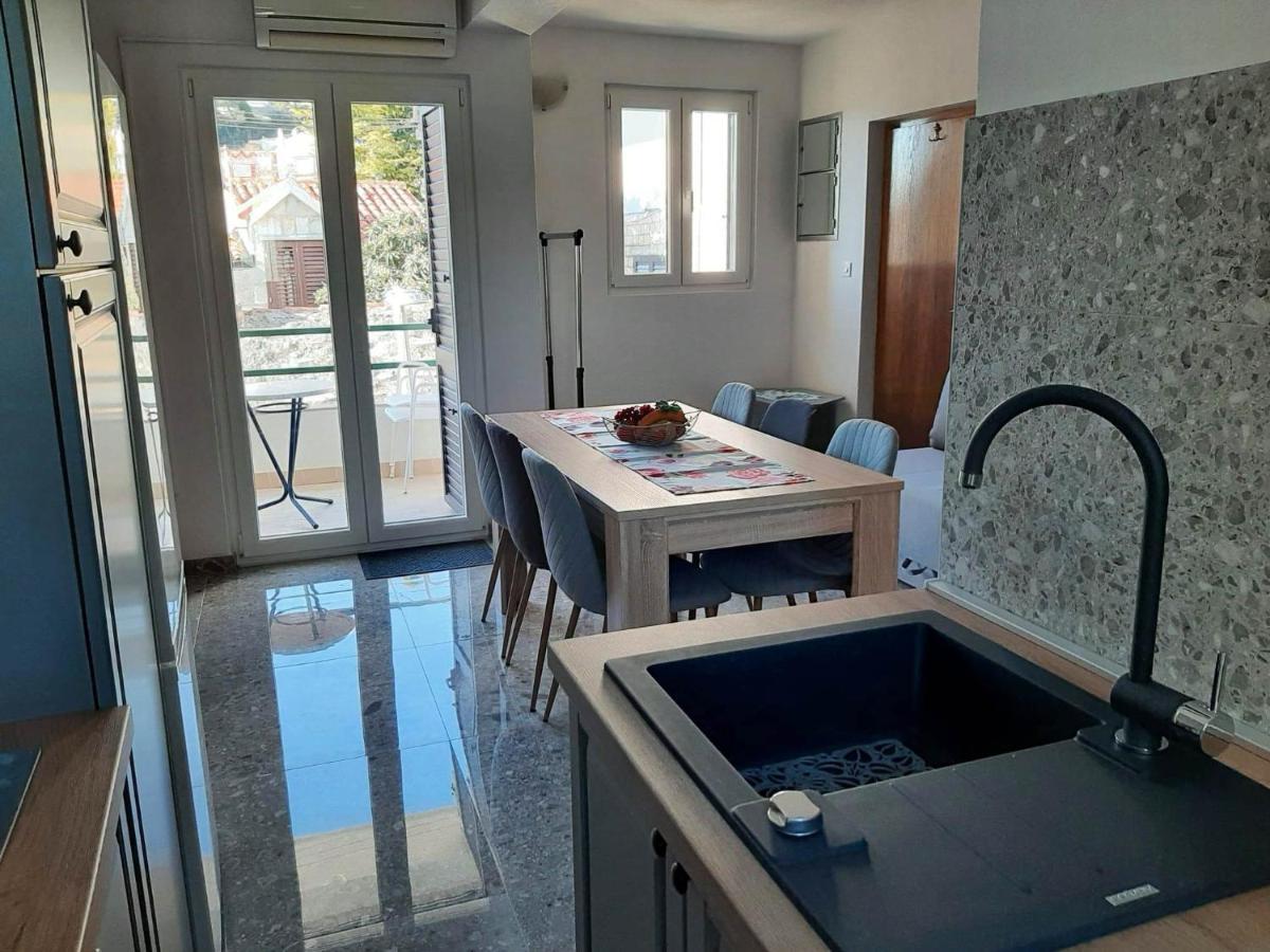 Ema Apartment เบรลา ภายนอก รูปภาพ