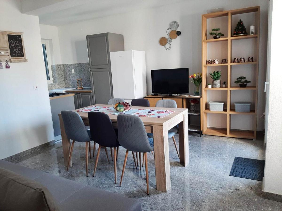 Ema Apartment เบรลา ภายนอก รูปภาพ